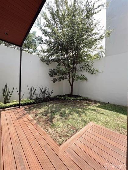 Casa En Venta En Lomas Del Valle En San Pedro Garza Garcia , Garza García,  Nuevo Leon — Point2