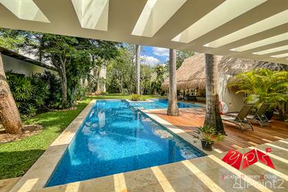 SPECTACULAR, FULLY FURNISHED HOME WITH TOP EQUIPMENT IN THE GOLF CLUB LA CEIBA, La Ceiba, Yucatan