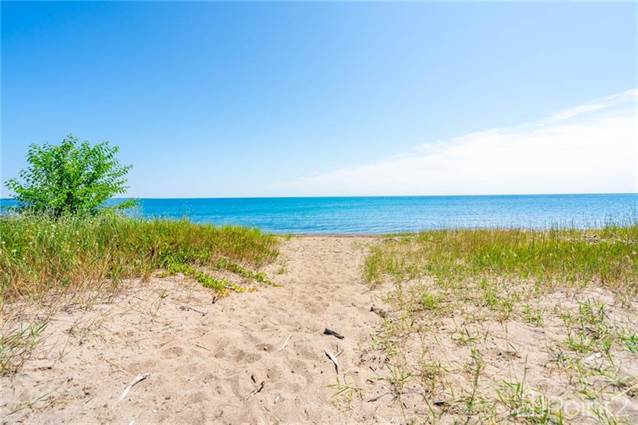 653 Beach Boulevard, Hamilton, Ontario, L8H 6X8 — Point2 Canada