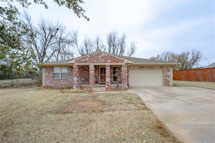 Picture of 715 Edgewood Drive, Choctaw, OK, 73020