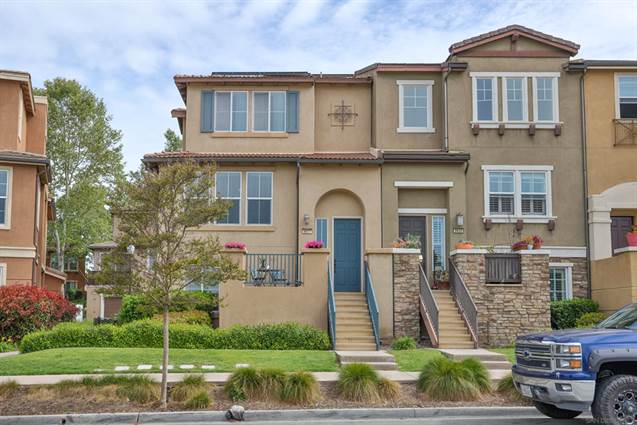 Townhome For Sale at 9927 Leavesly Trl, Santee, CA, 92071 | Point2