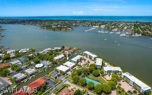 Residential Property for sale in 1320 Blue Point AVE 5, Naples, FL, 34102
