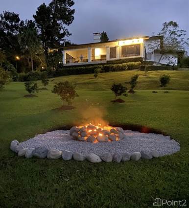 Fabulous Contemporary Home with 2 Casitas Boquete, Chiriquí