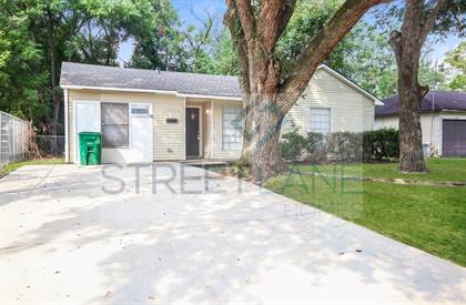 Home for rent in 5226 Maywood Dr, Houston, TX, 77053