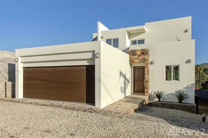 Brand new construction with Stunning Ocean River and Mountain Views in La Mision, Baja California - photo 3 of 60