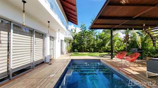 Beautiful Villa 4BR + Studio with pool in Punta Cana Village, Punta Cana, La Altagracia