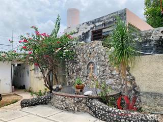 Residential Property for sale in EXTRAORDINARY “CASA LA PAZ” WITH COLONIAL STYLE AND LARGE GARDEN IN COL. ITZIMNA, Merida, Yucatan