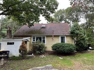 31 Carver St, Weymouth Town, MA, 02189