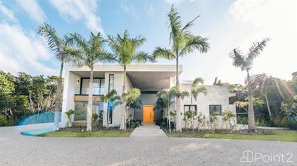 Villa 6BR with Modern Style and Swimming Pool in Hacienda, Punta Cana, La Altagracia