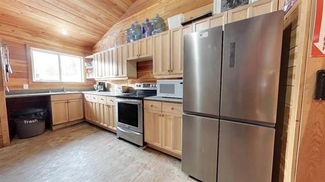 3054 HOULGRAVE RD, Fairmont Hot Springs, BC - photo 12 of 23