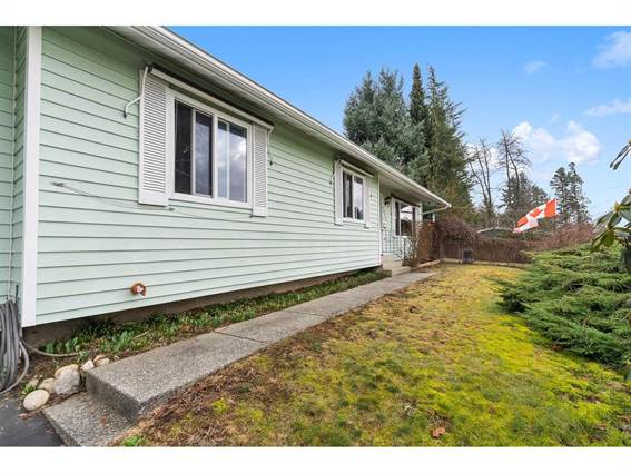 House For Sale At 7912 Burdock Street Mission British Columbia V2v4y1 Point2 