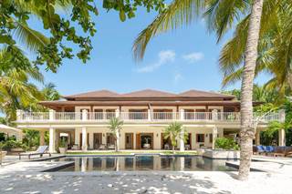 Classic Style and Incredible Golf Views in Luxury Villa Arrecife, Punta Cana, La Altagracia
