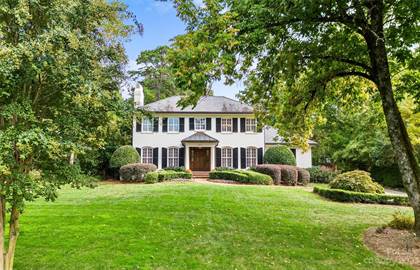 Myers Park: Tradition and Beauty, Minutes from Downtown Charlotte - Mansion  Global