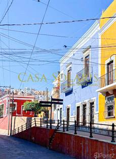 BLUE HOUSE, BEAUTIFUL PROPERTY LOCATED  IN  EMBAJADORAS  CENTER, Guanajuato City, Guanajuato