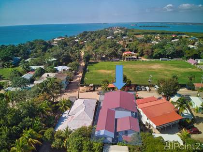 Placencia Village Square Cha Chi S Restaurant Placencia Stann