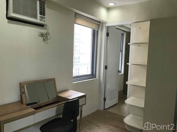2 BR Fully-furnished Condo with parking in Infinity Tower, BGC