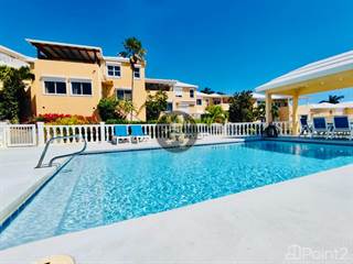 Pelican Key Paradise: Luxe 2-Level Townhouse with Pool Access and Ocean Views, Pelican Key, Sint Maarten