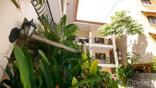 Newly refurbished 3-story Building with a great location and as well with a good income rental., Jaco, Puntarenas