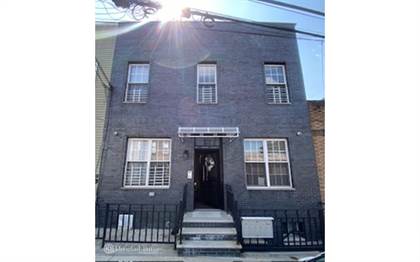 73-22 69TH PL TOWNHOUSE, Queens, NY, 11385