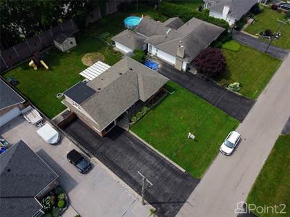 Picture of 26 HATTON Drive, Ancaster, Ontario, L9G 2H6