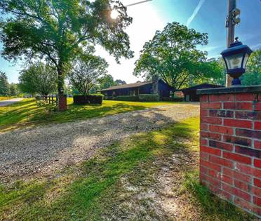 Picture of 811 Chambersville Road, Fordyce, AR, 71742