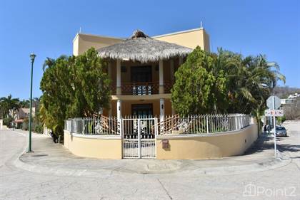 4 bedroom house, private pool and jacuzzi, large terrace with double-height palapa., Huatulco, Oaxaca