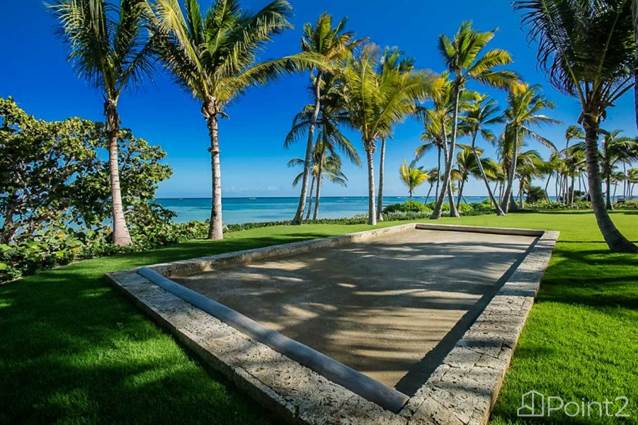 Ocean Front Villa 5BR with private beach in Playa Serena, La Altagracia