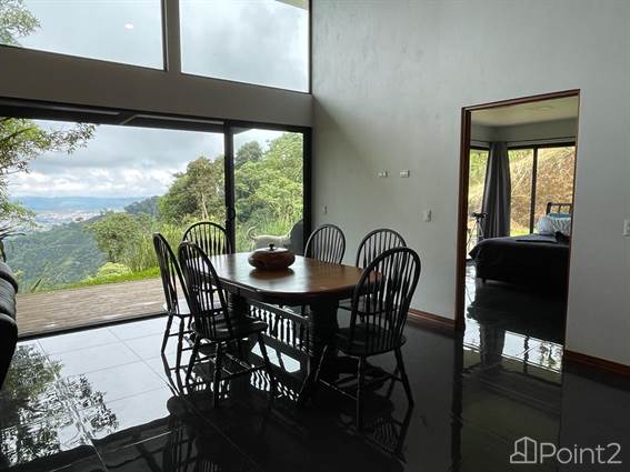 Contemporary home with volcano views, Alajuela