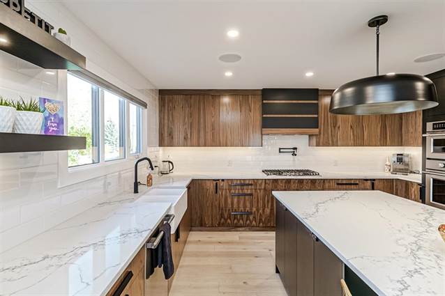 Quartz counters throughout the home - photo 8 of 32