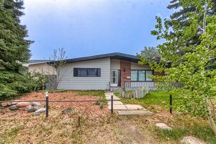 Picture of 4431 Dalhart Road NW, Calgary, Alberta, T3A 1B8
