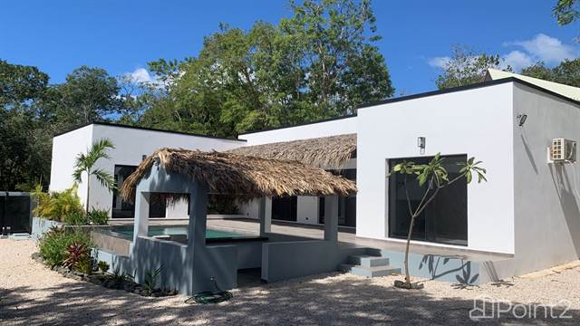 House For Sale at playa potrero, 1.5 km from the Beach, guanacaste