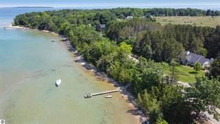 Photo of 312 N Stony Point Road, Suttons Bay, MI