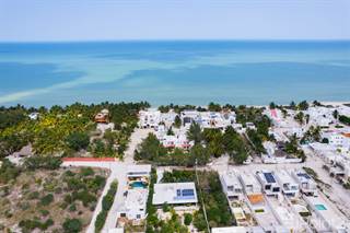 Residential Property for sale in Luxurious house 2 BR  a few steps from the beach , Chicxulub Puerto, Yucatan