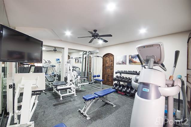 Office / Gym w/Commercial Equipement