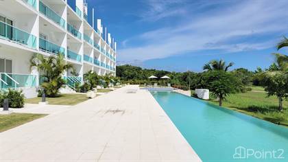 Pool and golf view 2BR condo in Cana Rock with a big rooftop terrace and access to a beach club, Bavaro, La Altagracia