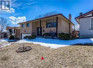 324 THE COUNTRY Way, Kitchener, Ontario, N2E2T3