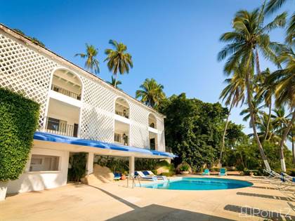 Beachfront House in Hermosa, Casa Mil Bienvenidas. CRE