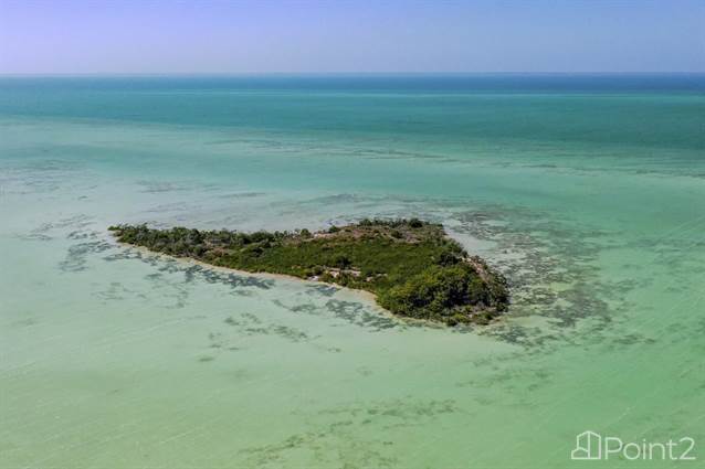 Emerald Caye – Private Island near Secret Beach, Belize